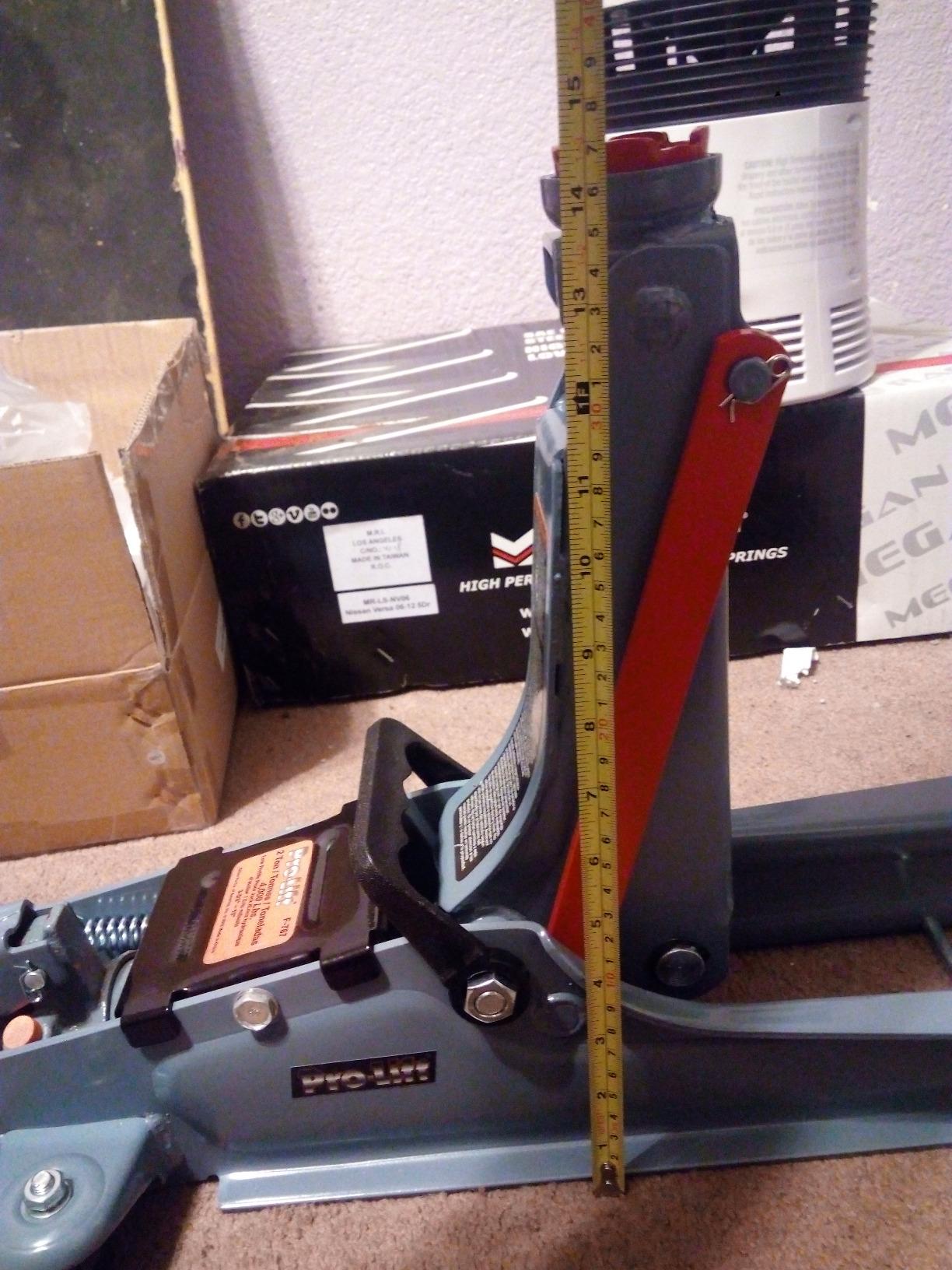 Pro-Lift F-767 Grey Low Profile Floor Jack - 2 Ton Capacity customer photo 2