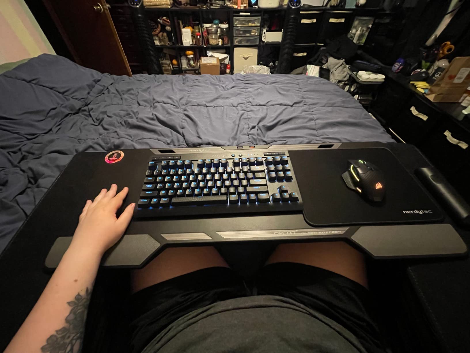 Couchmaster CYCON³ HORIZONLIGHT Bar, Ultimate Ergonomic USB-Hub Gaming Lap Desk for Couch and Bed, Large, Stable and Compatible with All Keyboards and Mouse/Mice, Laptops, PCs, PS4/5, Xbox customer photo 1