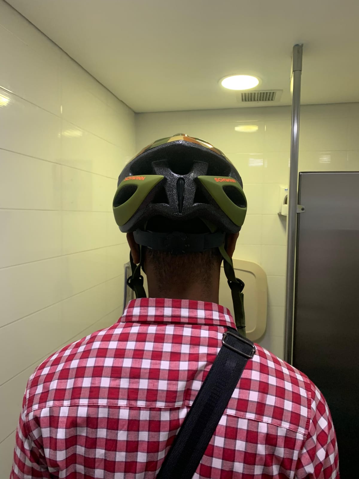 Schwinn Thrasher Helmet for Kids, Size 55-58 cm for Kids 8-14, Lightweight Microshell, Adjustable Dial & Straps, Interior Padding, Air Vents, Visor, Helmet for Boys and Girls customer photo 2