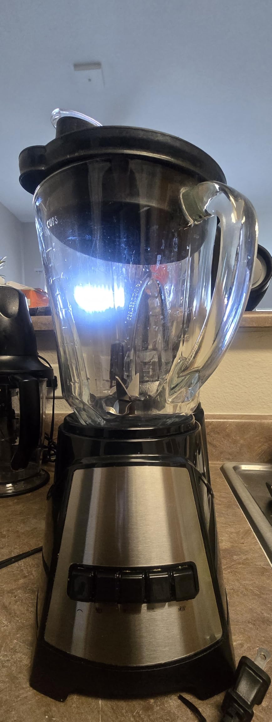 Hamilton Beach Power Elite Blender For Smoothies With Wave Action System, 40 oz Glass Jar, 700 Watts customer photo 1