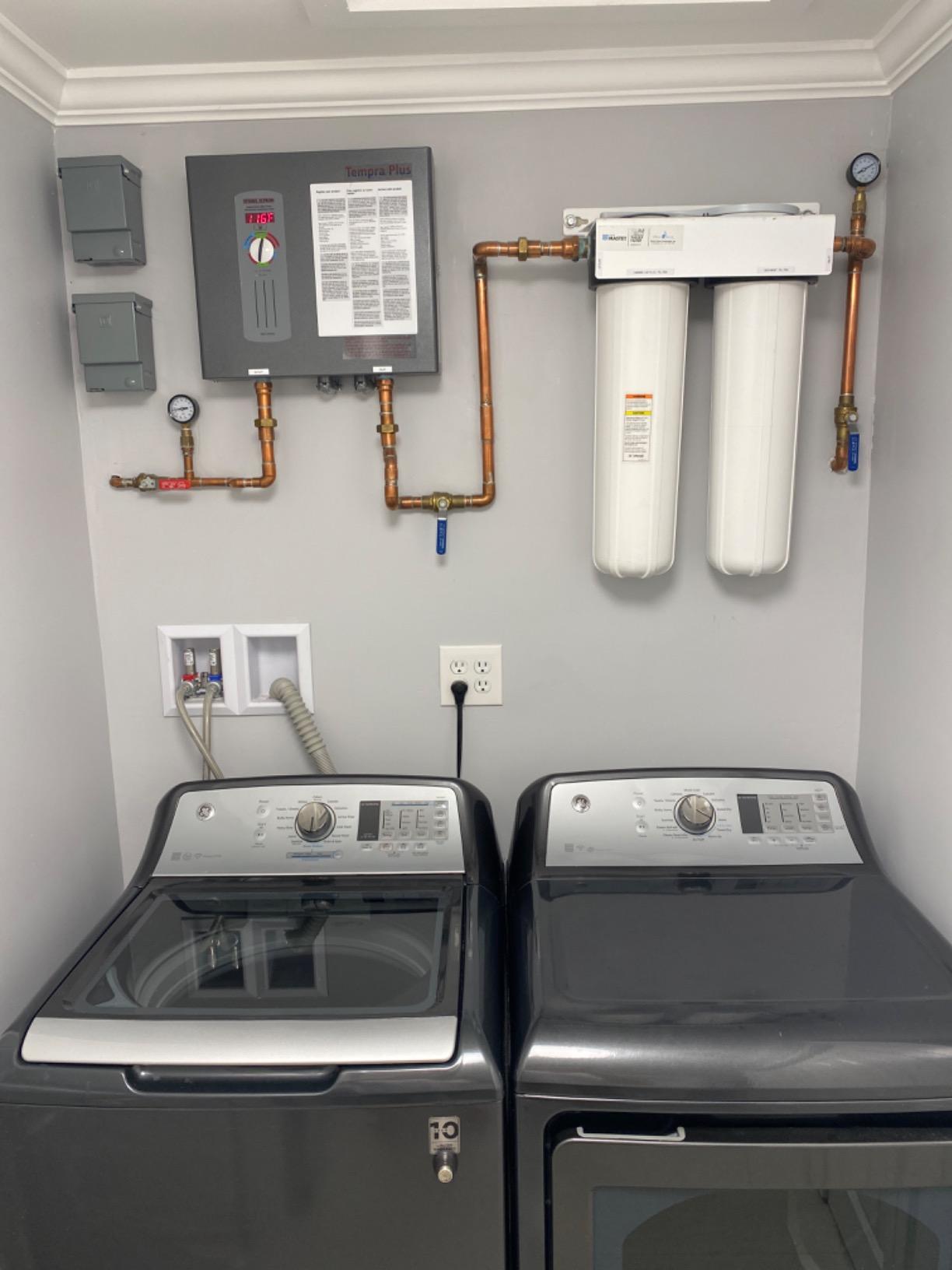 Home Master HMF2SmgCC Whole House Water Filter, 4-layer sediment filter 25 to 1 micron, Powerful Up-Flow KDF85 & Catalytic Carbon 10gpm, 1” NPT ports, Patented heavy steel bracket fits 16” wall studs customer photo 1