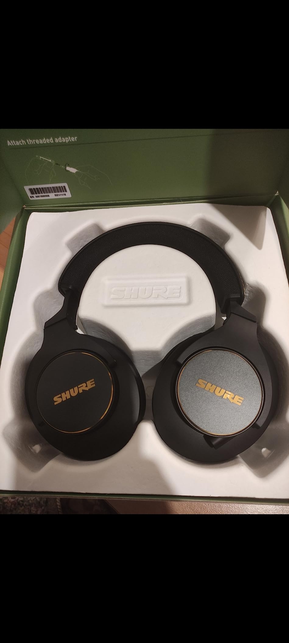 Shure SRH840A Over-Ear Wired Studio Monitoring Headphones | Closed-back headphones with tailored frequency response and detailed sound for critical listening and monitoring customer photo 2