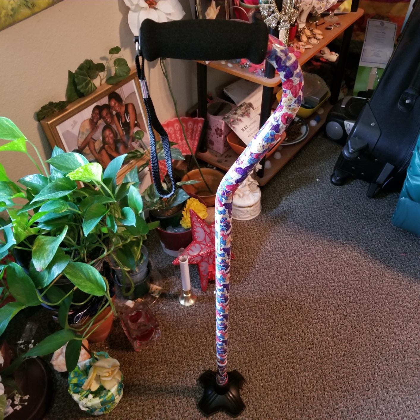 Nova Joy Designer Offset Quad Cane for Seniors - Unisex Adjustable Lightweight Walking Aid with Foam Handle, Wrist Strap and Anti-Rattle Lock - Essential Mobility Support - Maui Flowers customer photo 2