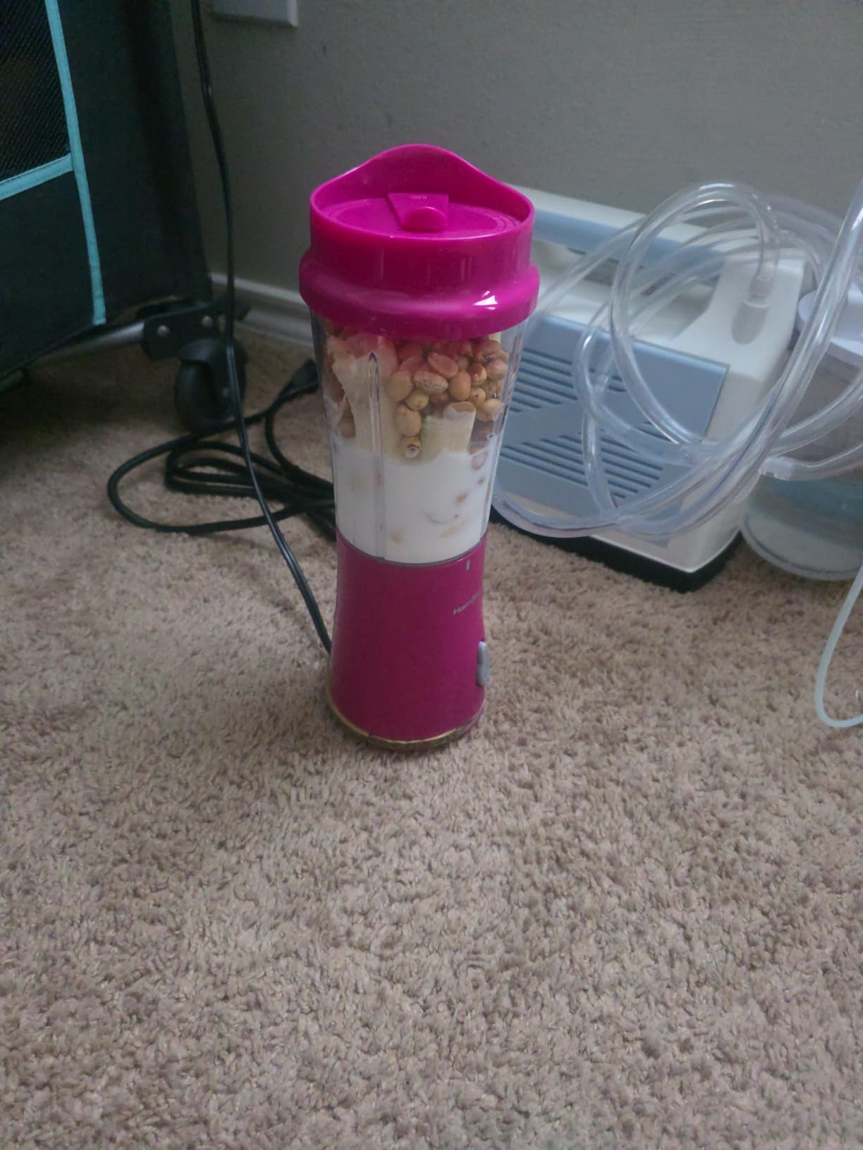 Hamilton Beach Portable Blender for Smoothies With 14 oz. Travel Jar, Raspberry customer photo 1