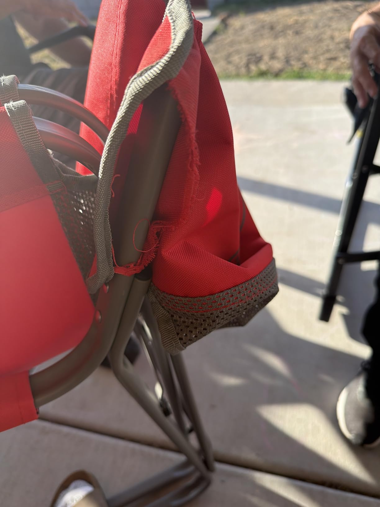 Coleman Outpost Breeze Folding Camping Chair with Cooling Mesh Back, Portable Outdoor Chair Supports up to 300lbs customer photo 2