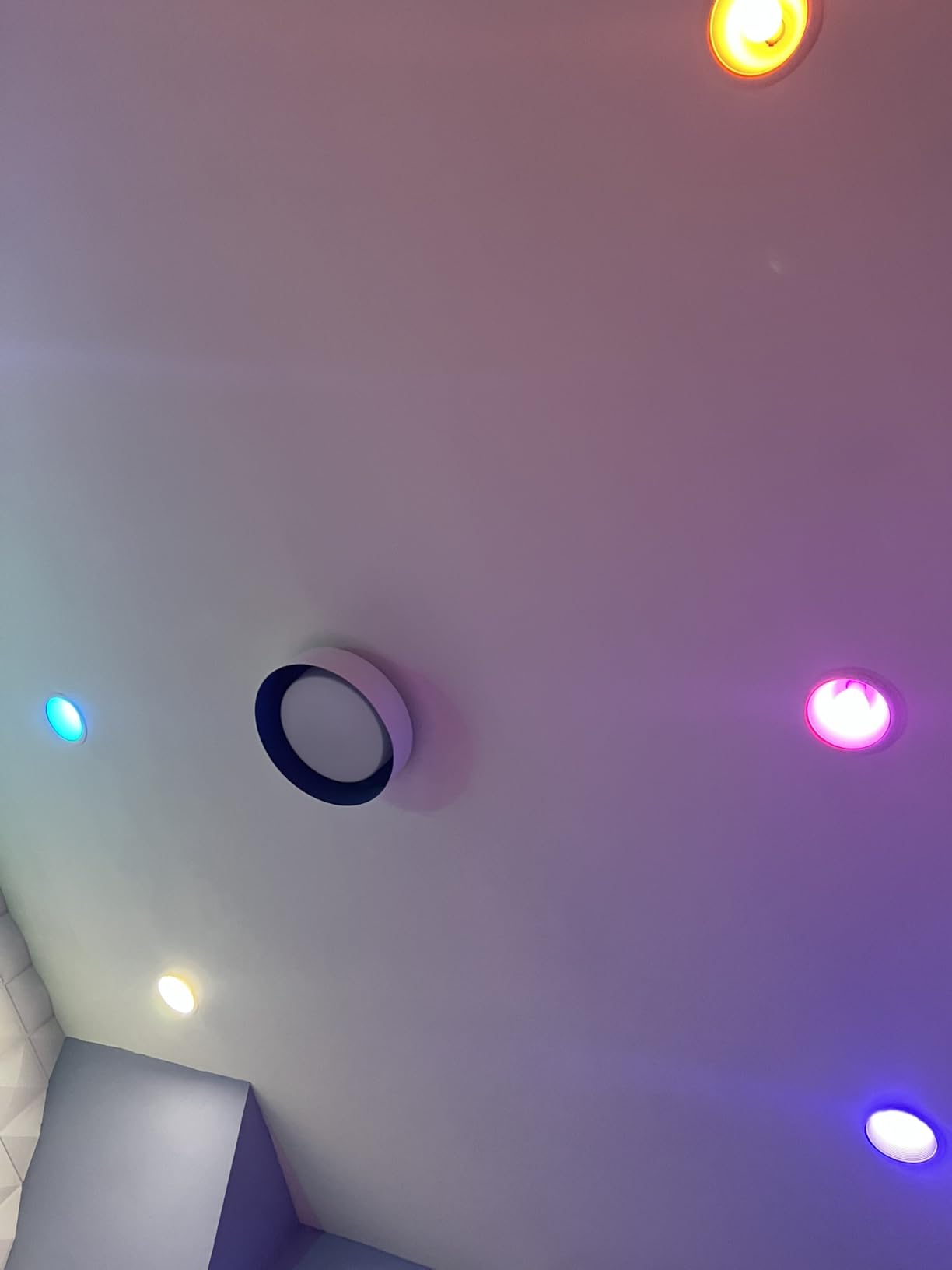 Philips Hue Bridge, Unlock the Full Potential of Hue Bridge System, Multi-Room and Out-of-Home Control, Create Automations and Zones, Smart Lighting Hub, Works with Voice and Matter-Compatible customer photo 1