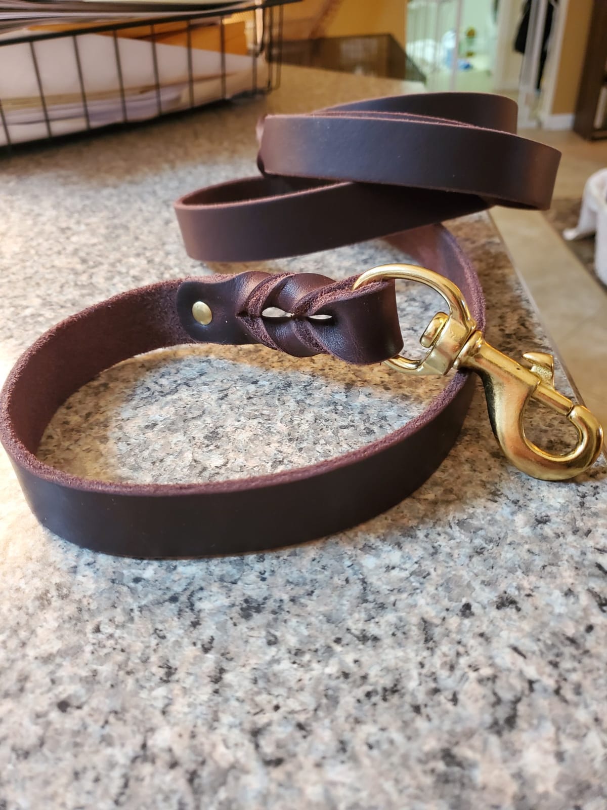 FAIRWIN Braided Leather Dog Training Leash 6 Foot - Military Grade Heavy Duty Dog Leash for Large Medium Small Dogs (Brown, M:5/8