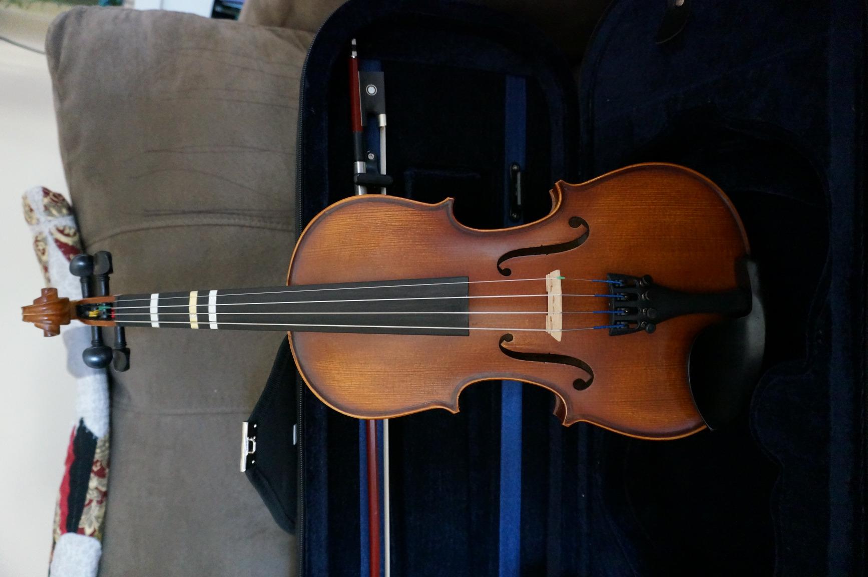Bunnel Premier Violin Clearance Outfit 4/4 Full Size - Carrying Case and Accessories Included - Solid Maple Wood and Ebony Fittings By Kennedy Violins customer photo 1