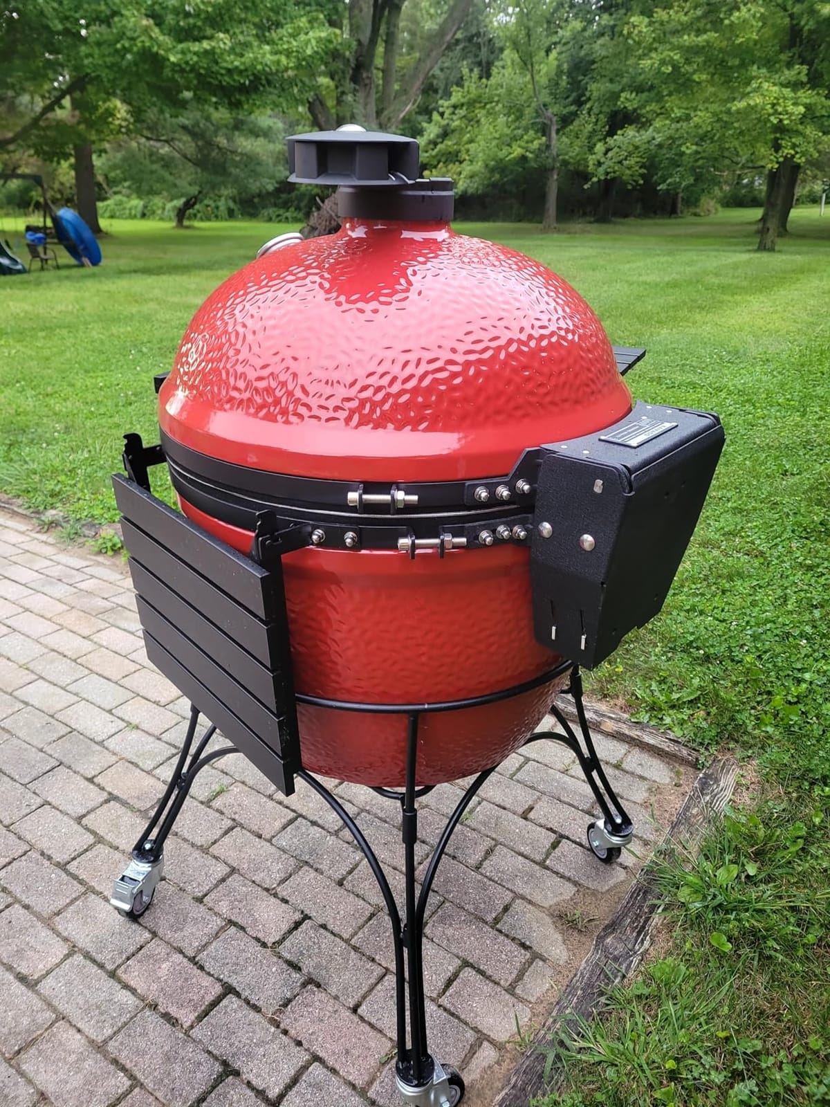 Kamado Joe Big Joe Series II 24-inch Ceramic Charcoal Grill and Smoker with Cart, Side Shelves, Stainless Steel Grates and 450 Cooking Square Inches in Red, Model BJ24RHC customer photo 1