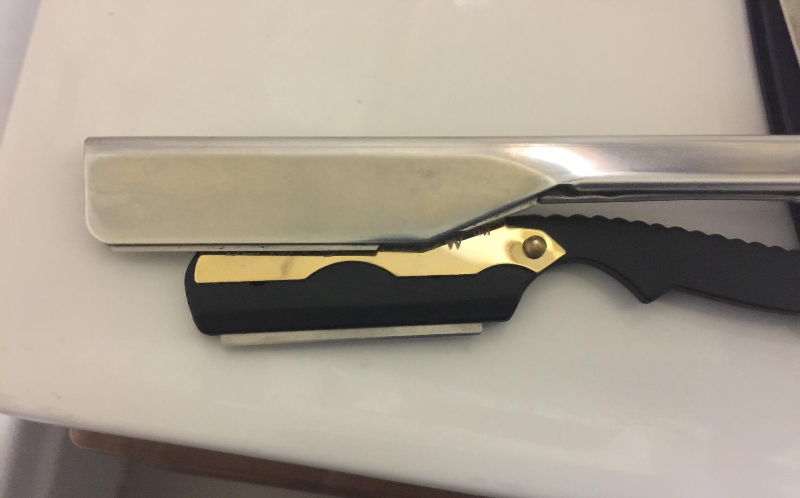 Black Widow Professional Straight Razor – Matte Black & 24K Gold plated finish Barber Razor for Men – Swing Lock Grip, Stainless Steel Shavette for Barbers & Beginners pack of 10 blades customer photo 2