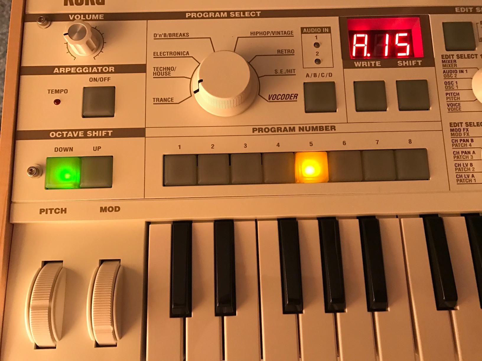 Korg microKORG S Compact Analog Modeling Synthesizer w/ Vocoder Mini Mic customer photo 2