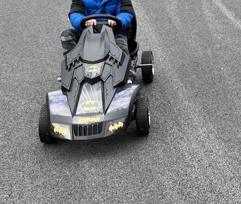 hauck Batmobile Pedal Go Kart, Superhero Ride-On Car for Kids, Black customer photo 1