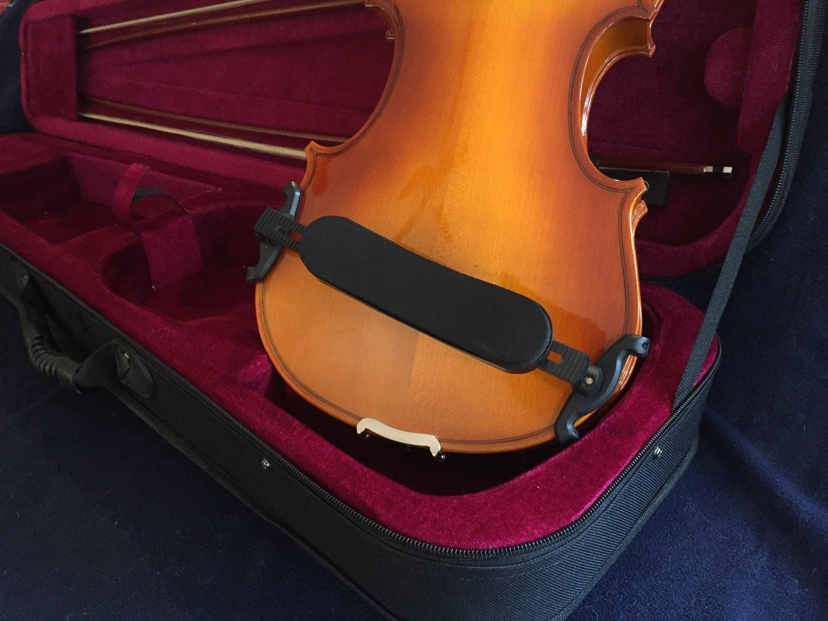 Mendini by Cecilio Violin 4/4 Full Size Set For Beginners - Hand Carved Acoustic Violins Set - Fiddle Solidwood Kit with Hard Case, Two Bows, Tuner, Rosin, Shoulder Rest, Extra Strings, Lesson Book customer photo 1