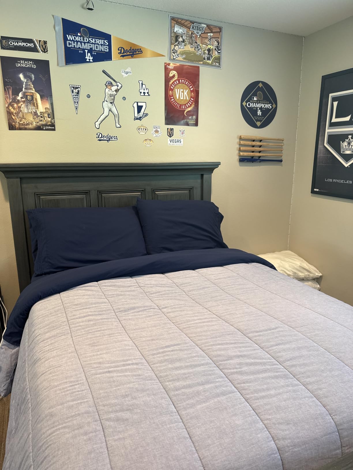 Queen Size 4 Piece Sheet Set - Breathable & Cooling Sheets - Dark Grey customer photo 1