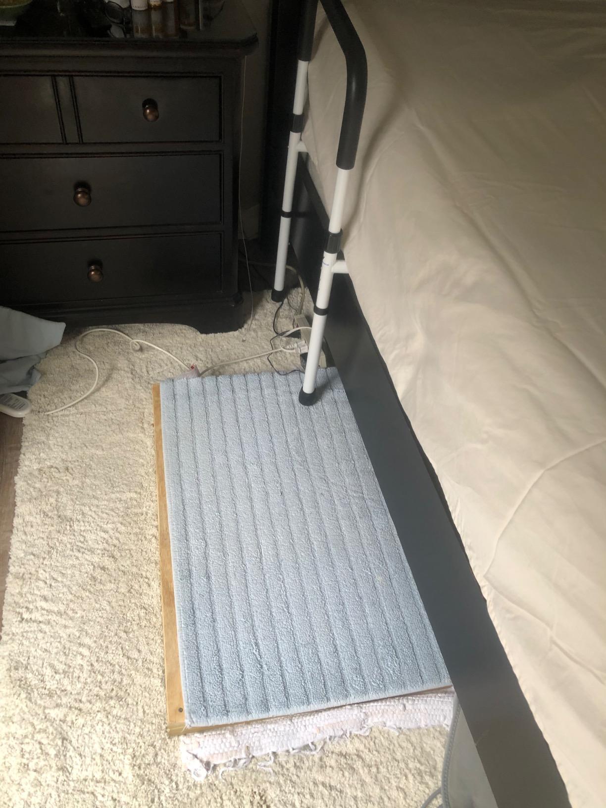 Vaunn Medical New Adjustable Bed Assist Rail Handle (Passed ASTM F3186–17 Safety Standard) and Hand Guard Grab Bar, Bedside Safety and Stability (Tool-Free Assembly) customer photo 2