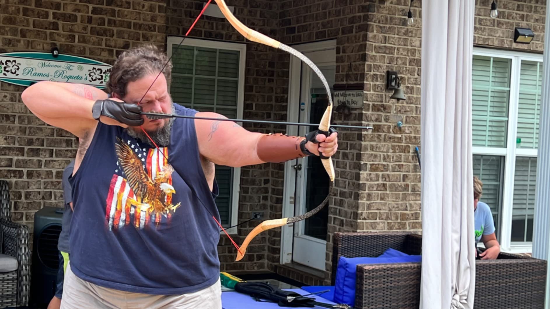 TOPARCHERY Black Hunter Traditional Recurve Bow 53'' Archery Hunting Handmade Horse Bow Longbow 30-50 lbs customer photo 1