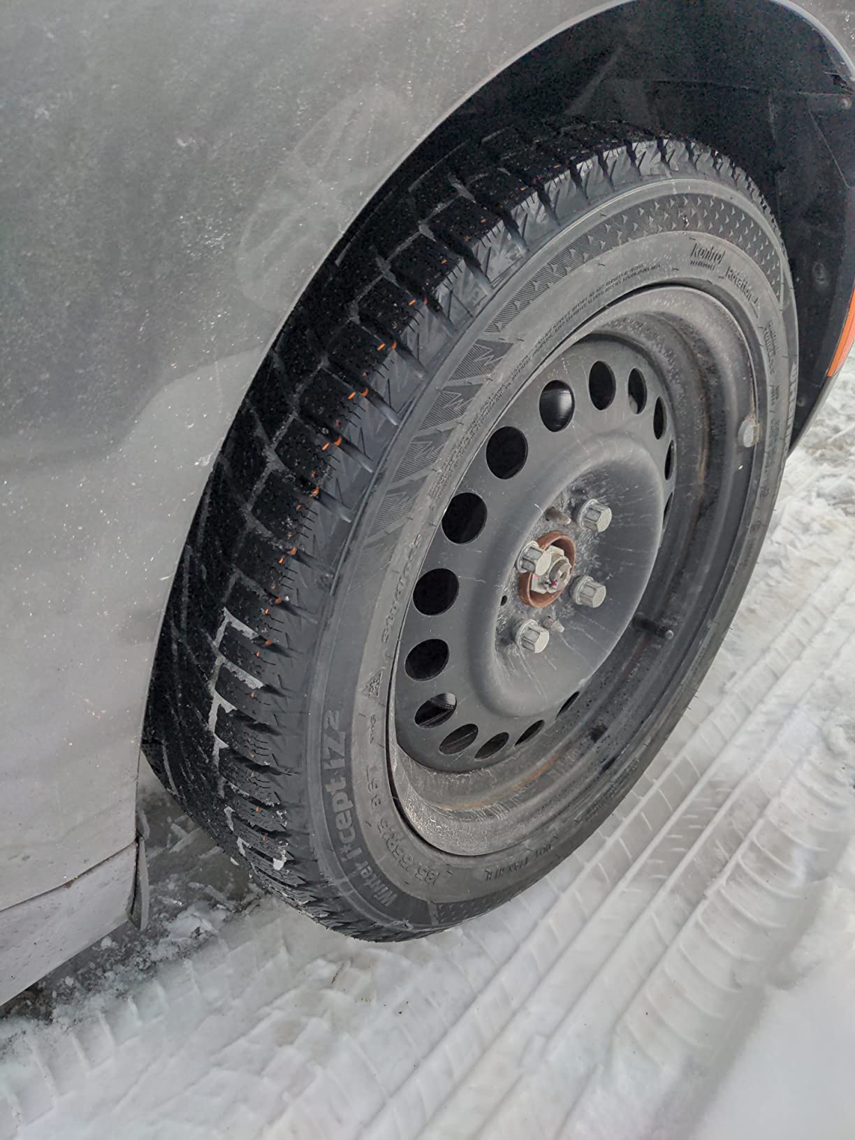 Hankook Winter i*cept iZ2 (W616) 205/50R17 93T XL | Passenger Touring Studless Winter Traction 93T Rated Extra Load Radial Construction Black Sidewall Tire customer photo 1