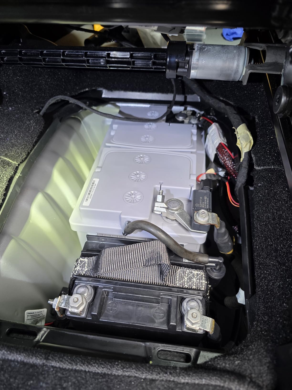 Renogy 12 Volt 200Ah Deep Cycle AGM Battery, Lead Acid Solar Battery customer photo 1