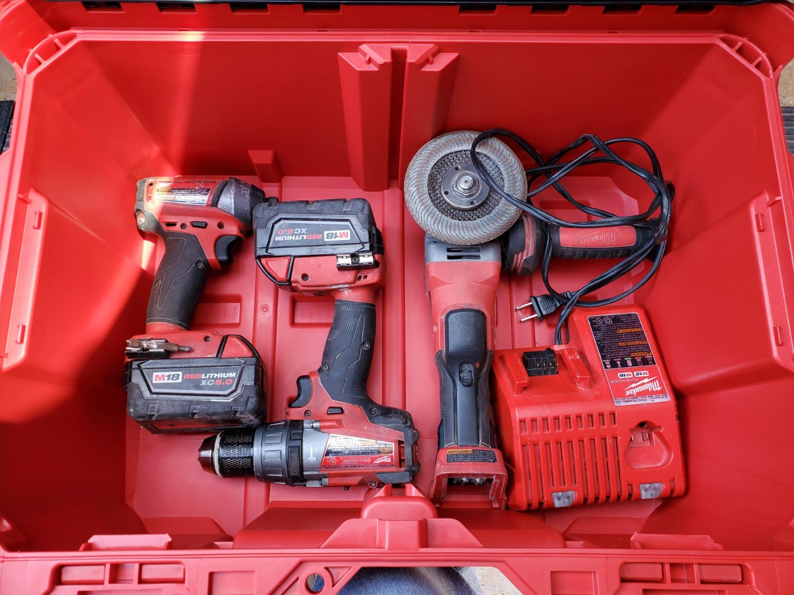 Milwaukee Electric Tool 48-22-8425 Packout Large Tool Box, Red customer photo 1