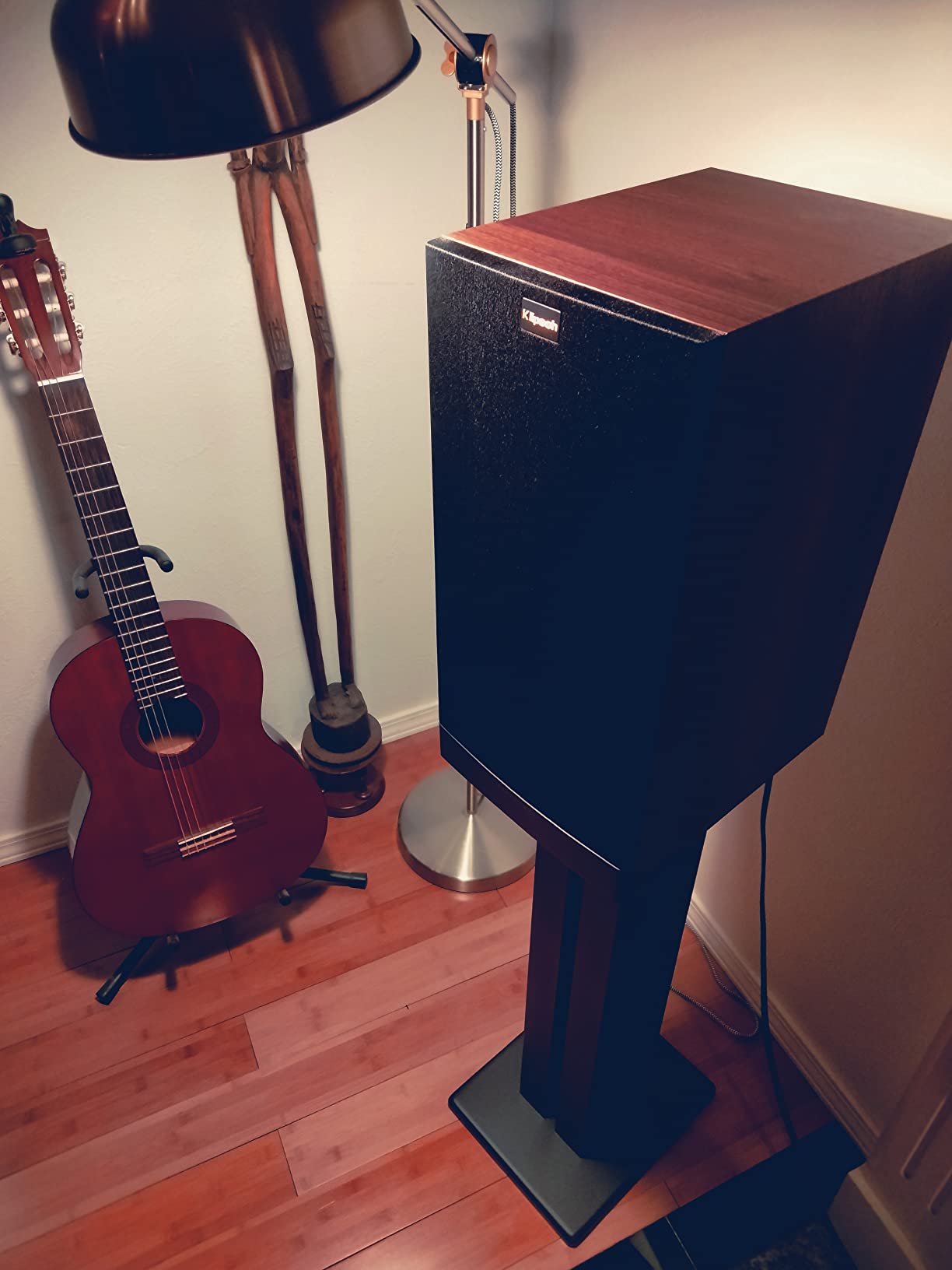 Monolith Speaker Stands - Sturdy Construction, Rectangular Columns, Rectangular Columns, 32 Inch, Black customer photo 1
