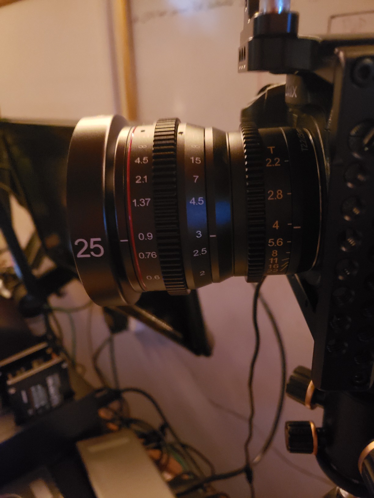 Meike 25mm T2.2 MF 4K Mini Cine Lens for Panasonic M43 Mount Cameras customer photo 1