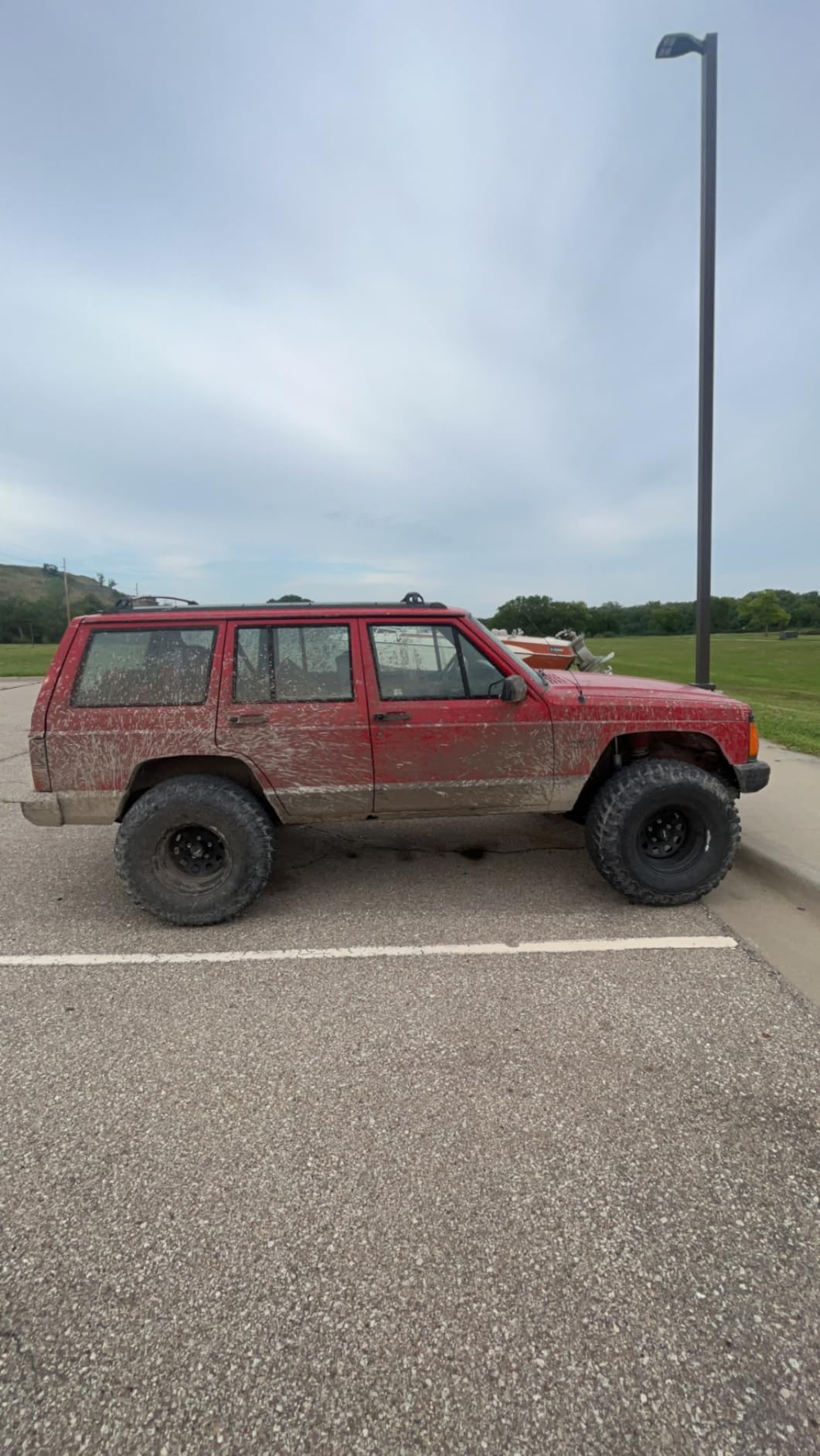 BFGoodrich Mud Terrain T/A KM3 Radial Car Tire for Light Trucks, SUVs, and Crossovers, 32x10.00R15NHS/8PR Q 124Q customer photo 1