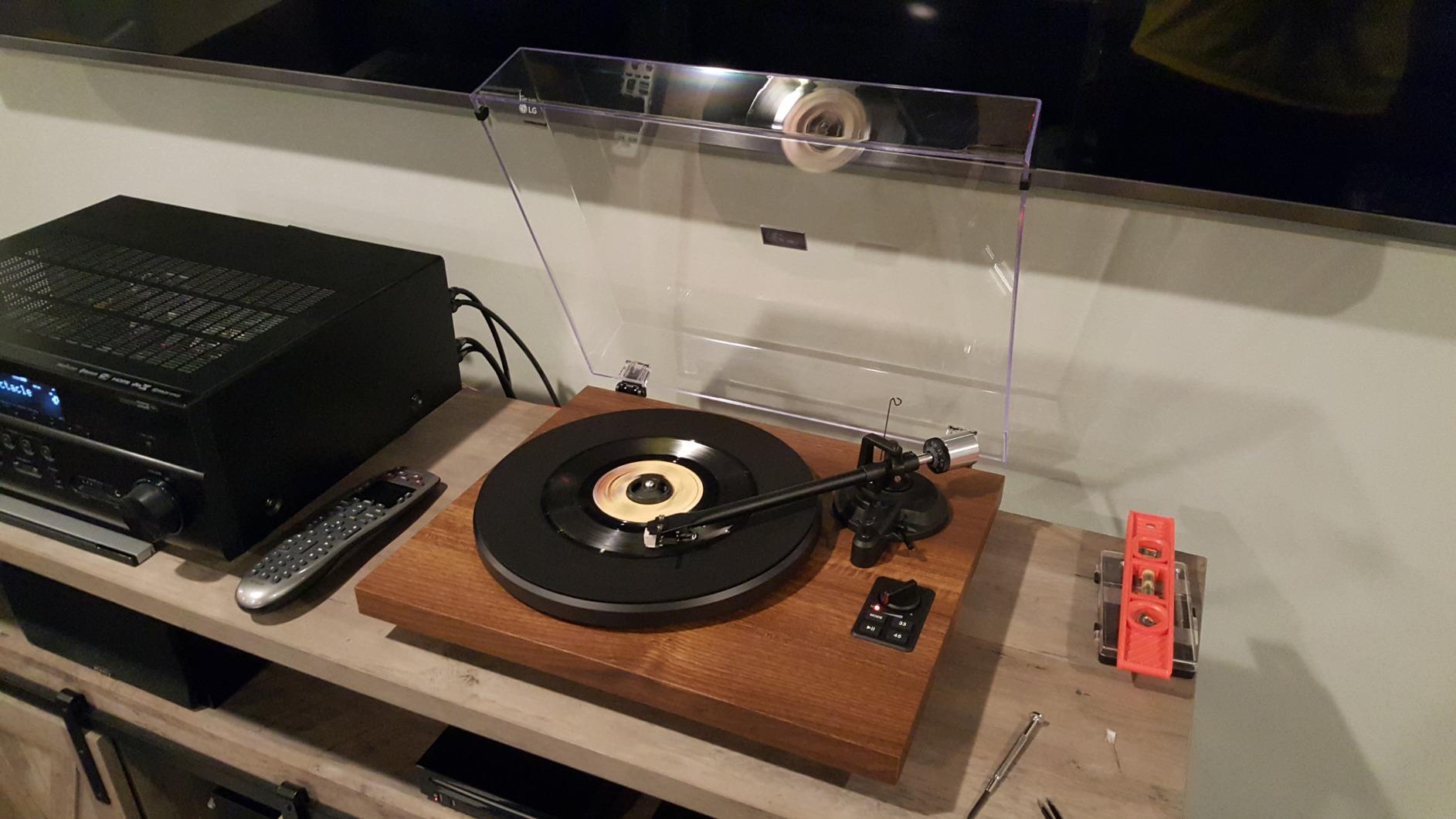 1 BY ONE Bluetooth Turntable HiFi System with 36 Watt Bookshelf Speakers customer photo 2