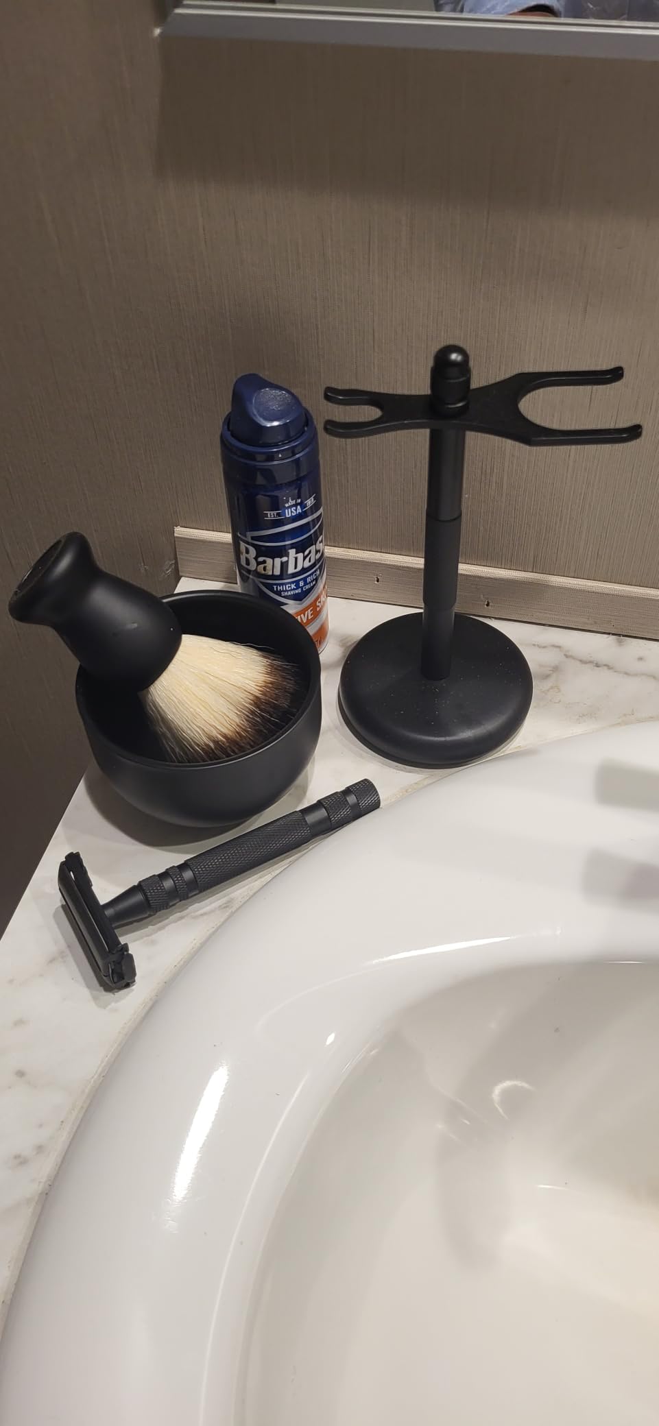 Amazing Safety Razor Shave Kit - Mysterious Black Men's Shaving & Grooming Sets - Butterfly Open Safety Razor,Friendly Brush,Great Shaving Stand,Shaving Soap Bowl, Super Stainless Blades customer photo 2
