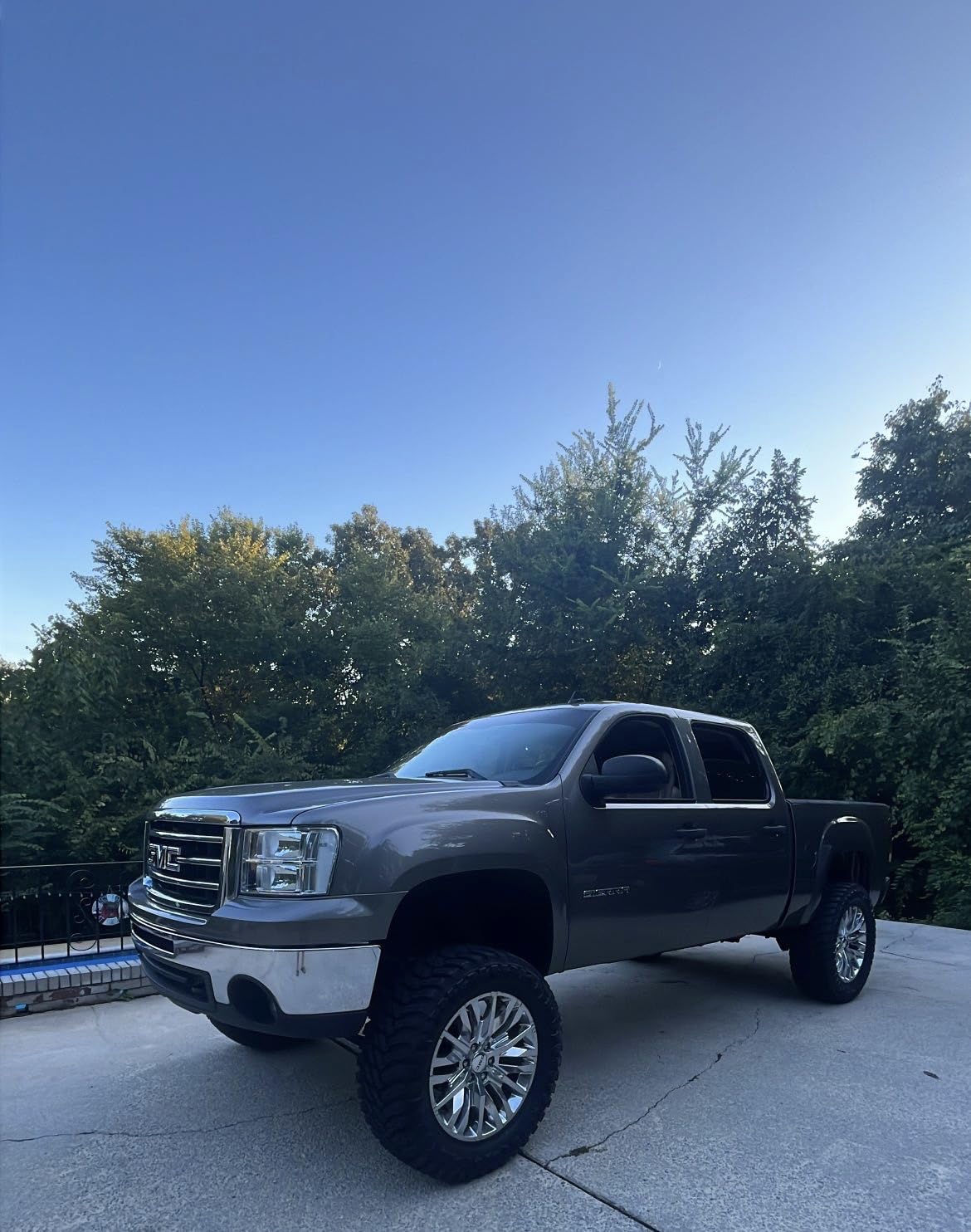 Atturo Trail Blade M/T LT33X12.50R17 Mud Terrain 114Q D (8 Ply) Tire customer photo 1