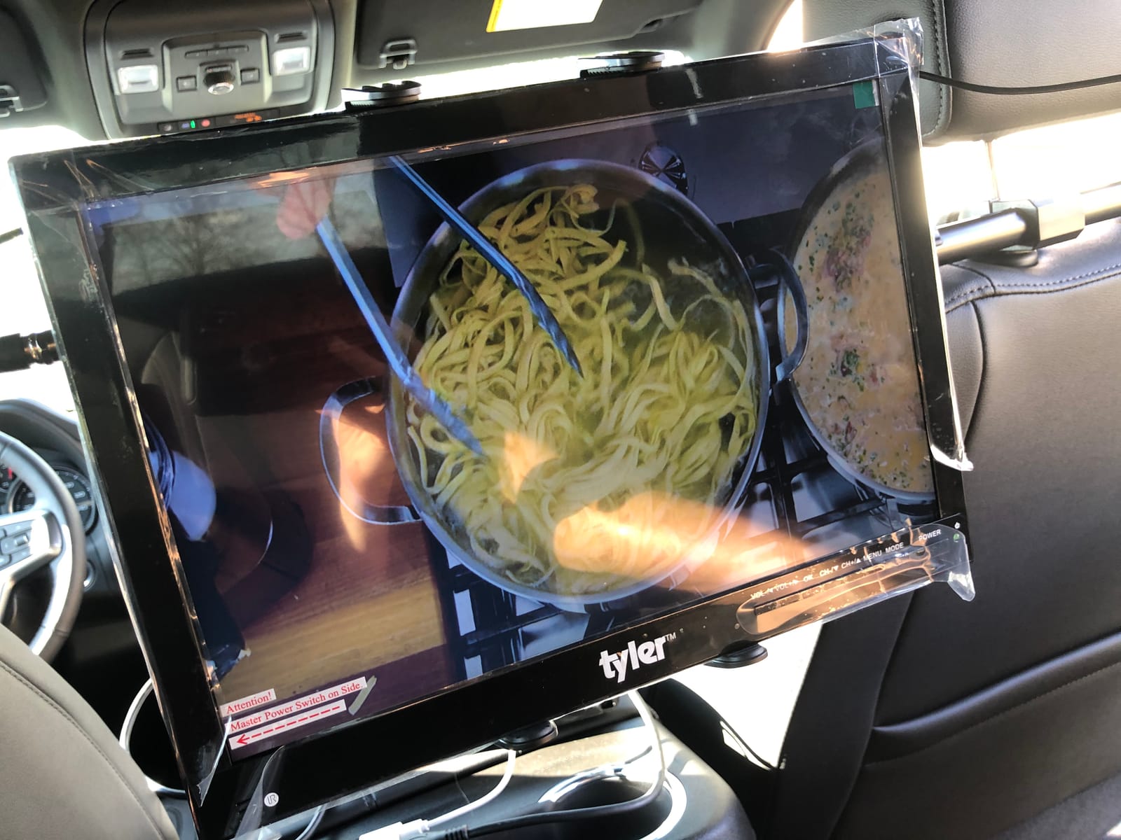 Tyler 14” Portable TV LCD Monitor 1080P Rechargeable Lithium Battery Operated, 2 Antenna, HDMI, USB, RCA, FM Radio, Digital Tuner, AV Inputs, AC/DC, TV Stand and Remote Control for Car Travel customer photo 2