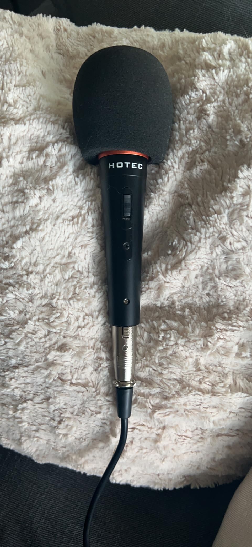 HOTEC Premium Vocal Dynamic Handheld Microphone with 19ft Detachable XLR Cable and ON/Off Switch (Metal Black) (H-W07) customer photo 1