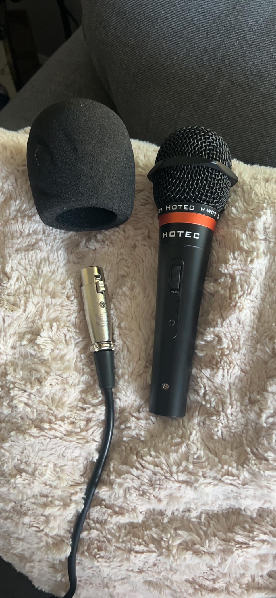HOTEC Premium Vocal Dynamic Handheld Microphone with 19ft Detachable XLR Cable and ON/Off Switch (Metal Black) (H-W07) customer photo 2