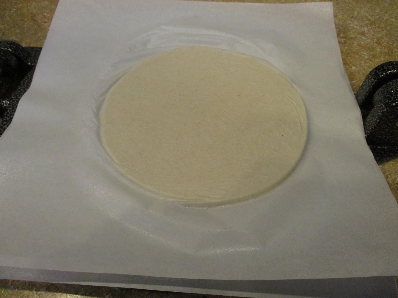 ARC 8-Inch Cast Iron Tortilla Press with 100 Parchment Papers customer photo 2