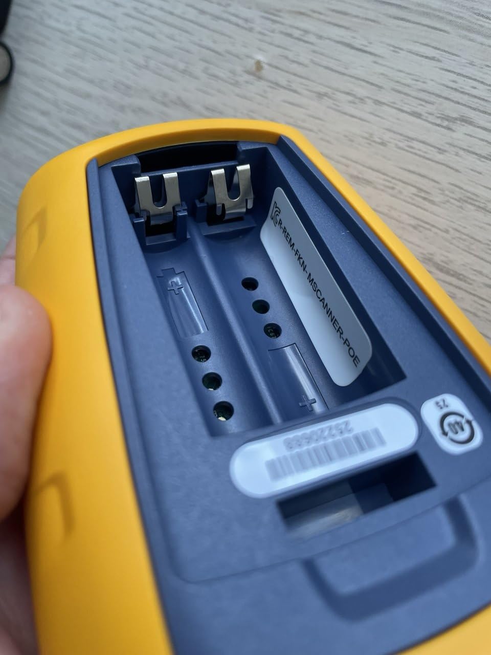 Fluke Networks - 5018508 MS-POE MicroScanner Copper Cable Verifier and PoE tester for RJ-45 Category 5-6A Ethernet Cables, Identifies Supplied Class 0-8 Power from Ethernet PSE Devices customer photo 1