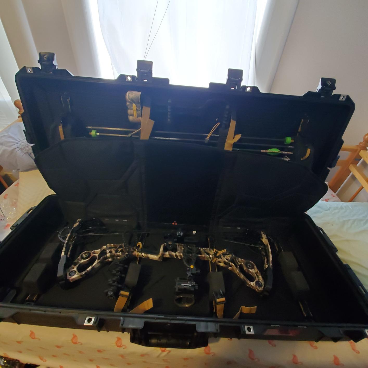 1745 AIR CASE, Bow, Black customer photo 1