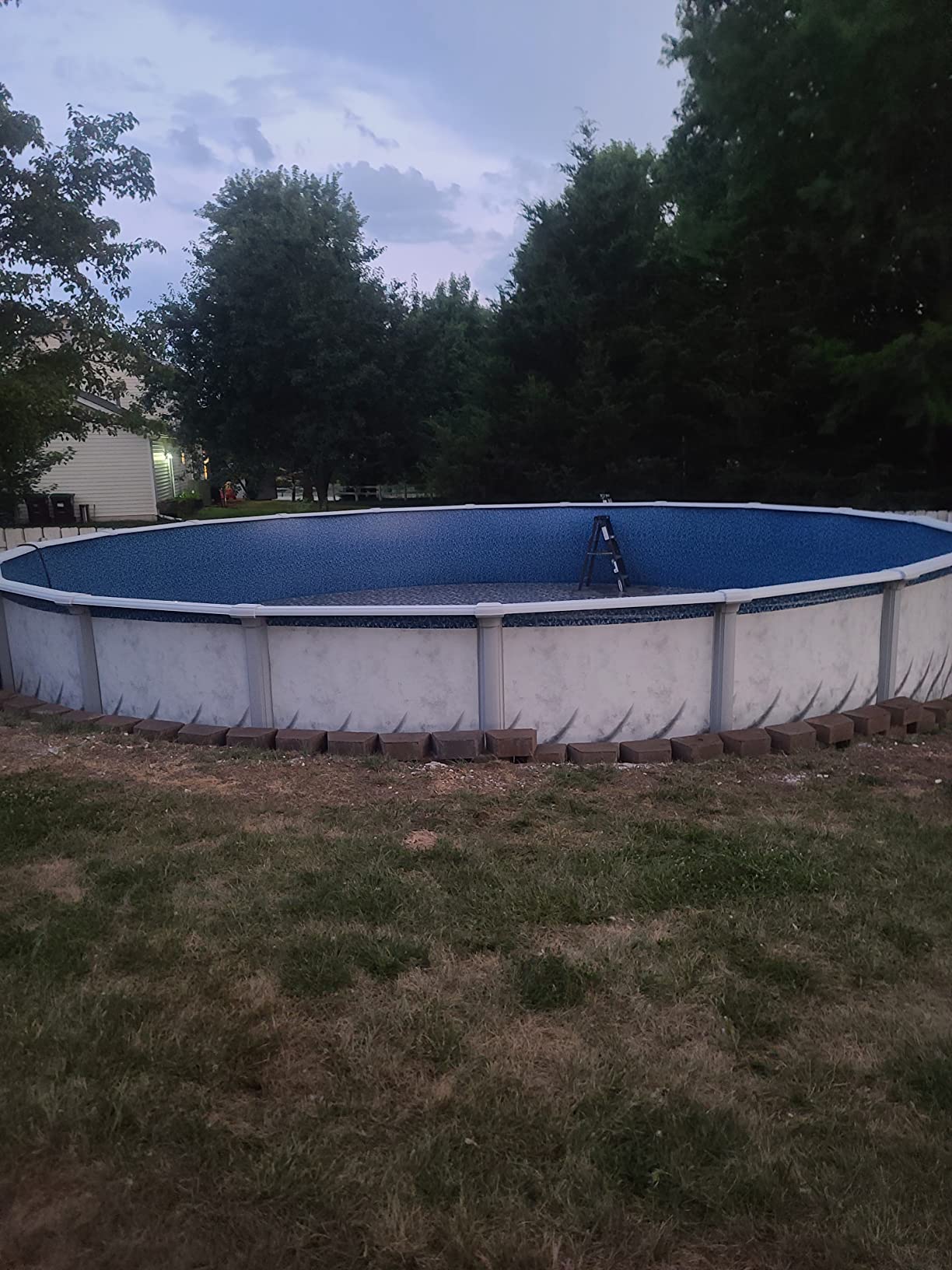 Lake Effect Pools 'Meadows' 27 ft Round Above Ground Swimming Pool customer photo 2