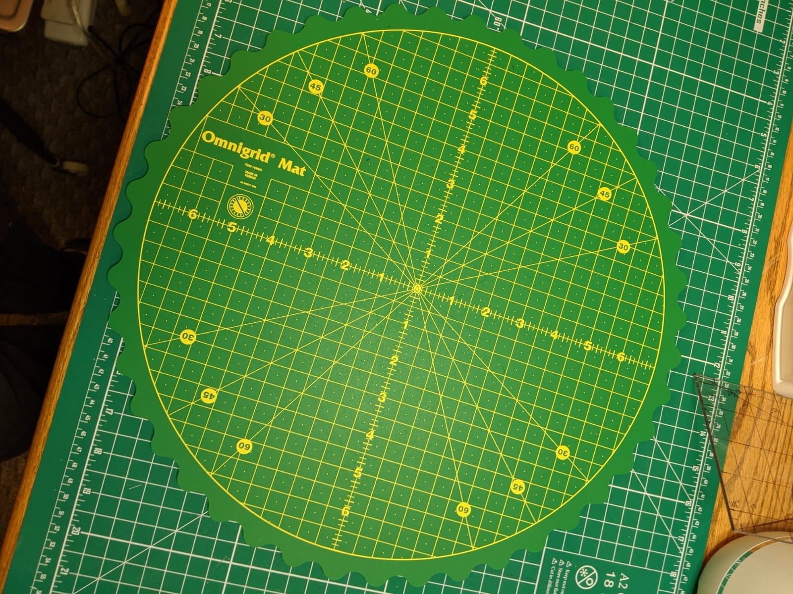 Omnigrid 360 Rotating Self-Healing Cutting Mat, 14 Inch customer photo 1