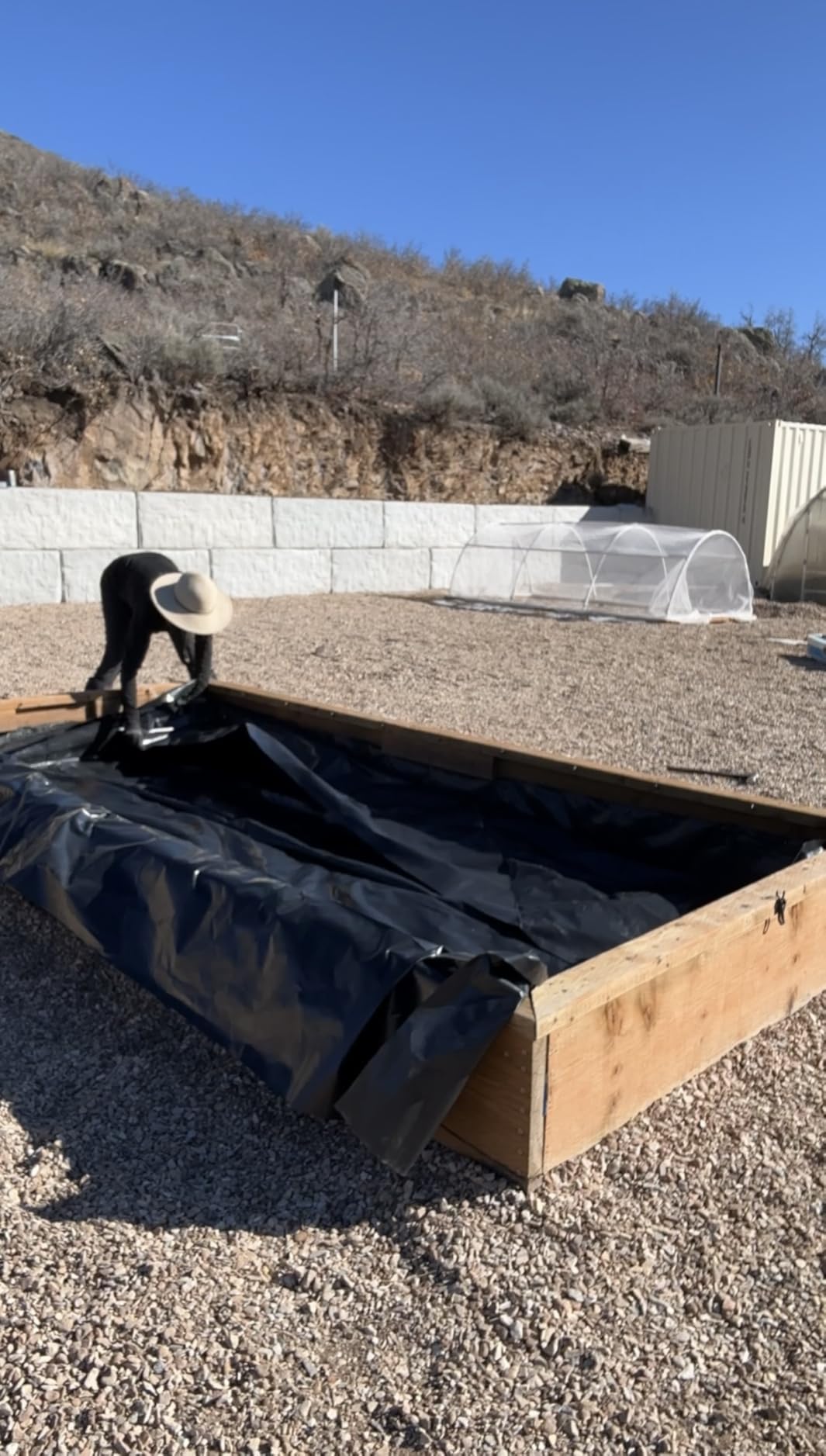 Happybuy 6x300ft Premium Weed Barrier Landscape Fabric Heavy Duty 2.4OZ, Woven Weed Control Fabric, High Permeability Good for Flower Bed, Geotextile Fabric Underlayment, Driveway Fabric Ground Cover customer photo 1