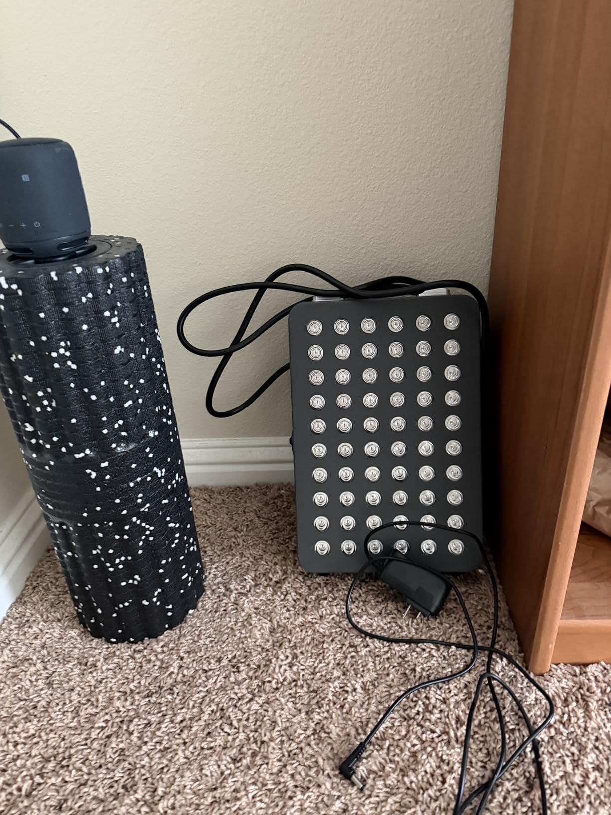 Hooga HG300 Red Light Therapy Panel, 660nm Red & 850nm Near-Infrared Light, 60 LEDs, Built-in Timer, Adjustable Stand for Home Wellness customer photo 1