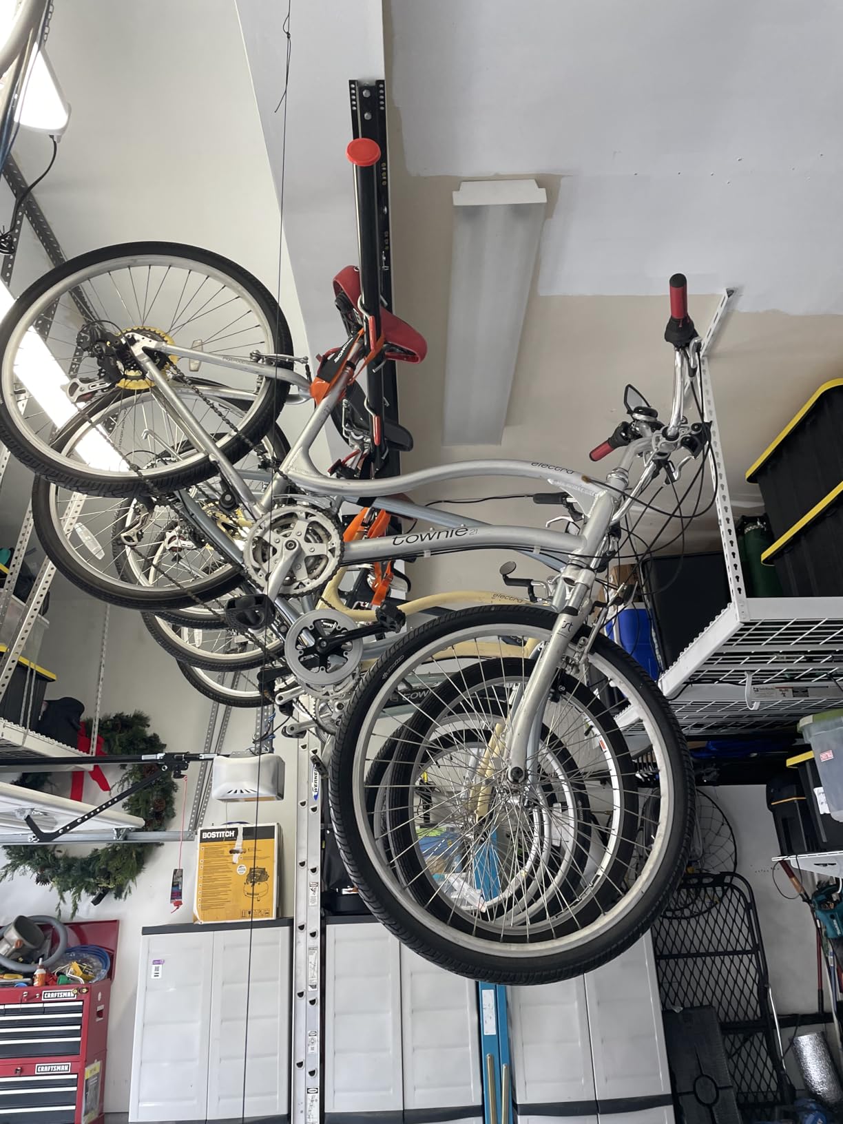 68221 Motorized 8 Bike Lift, Black customer photo 1