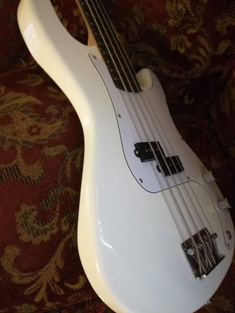 Glarry Electric Bass Guitar Full Size 4 String Rosewood Basswood Fire Style Exquisite Burning Bass(Burly Wood) customer photo 2