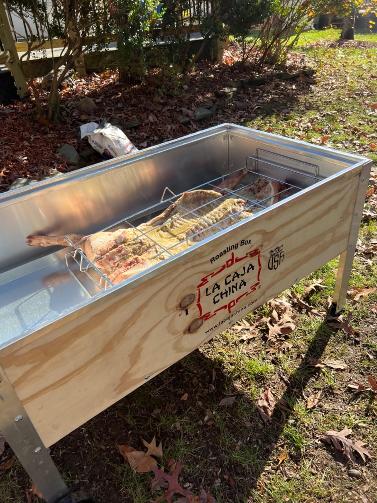 La Caja China Model #1-70 LB Pig Roaster, Outdoor Barbecue & Rotisserie Grill, Metal Jacket Black customer photo 2