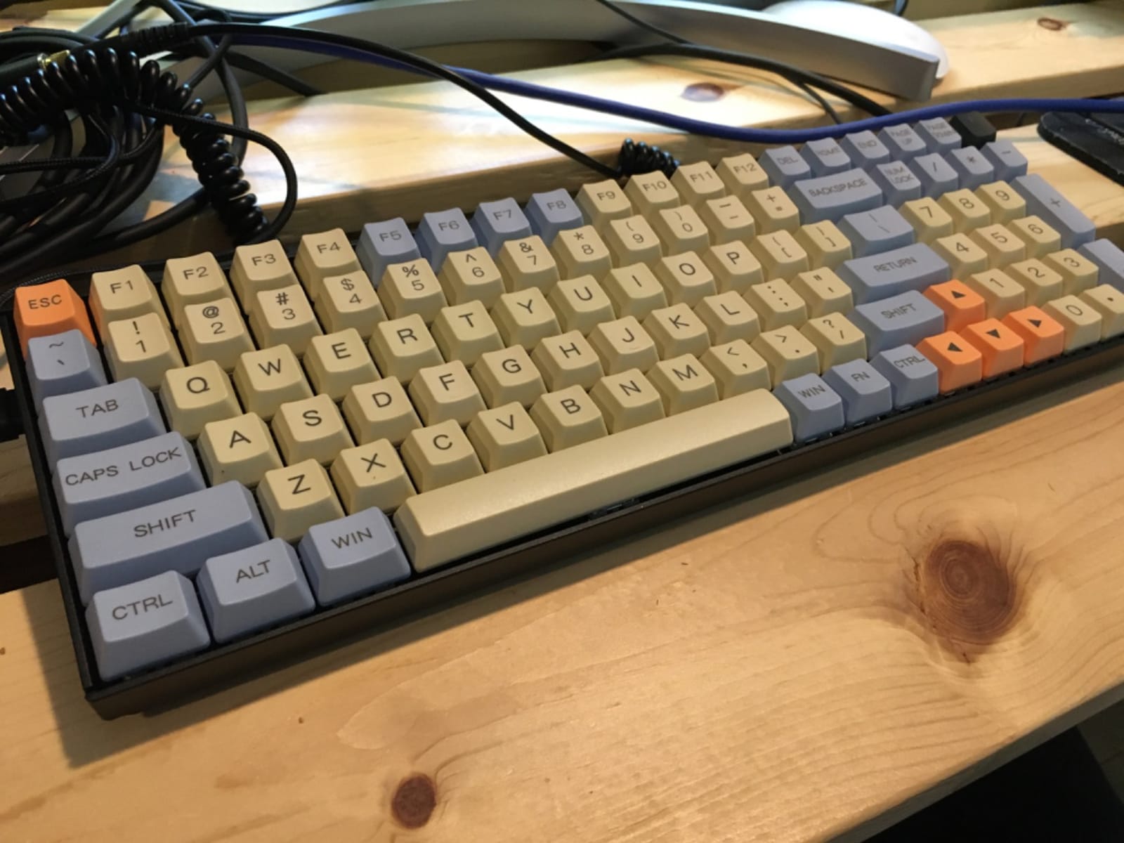 Keychron K4 96% Layout 100 Keys Wireless Bluetooth 5.1/Wired USB Mechanical Gaming Keyboard with Keychron Super Brown Switch White LED Backlight N-Key Rollover for Mac Windows PC-Version 2 customer photo 2
