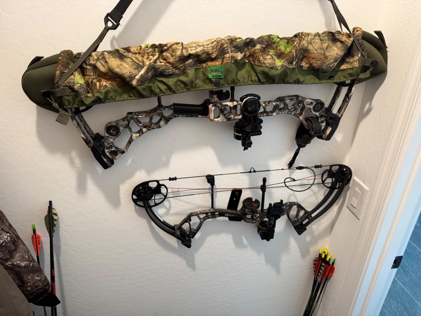 Bear Archery Royale Ready to Hunt Compound Bow Archery Set with Archery Accessories for Adults and Youths, 12”- 27” Draw Length, 5-50 Lbs Draw Weight, Up to 290 FPS customer photo 2