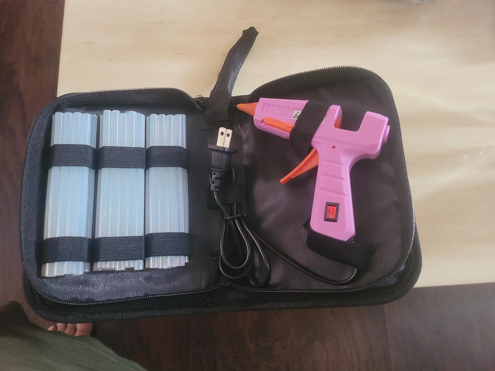 Liumai Hot Glue Gun Kit with 30pcs Glue Sticks, Mini Hot Melt Glue Gun with Carrying Case for Crafts, School DIY Arts, and Home Repair (30Watts, Pink) customer photo 2