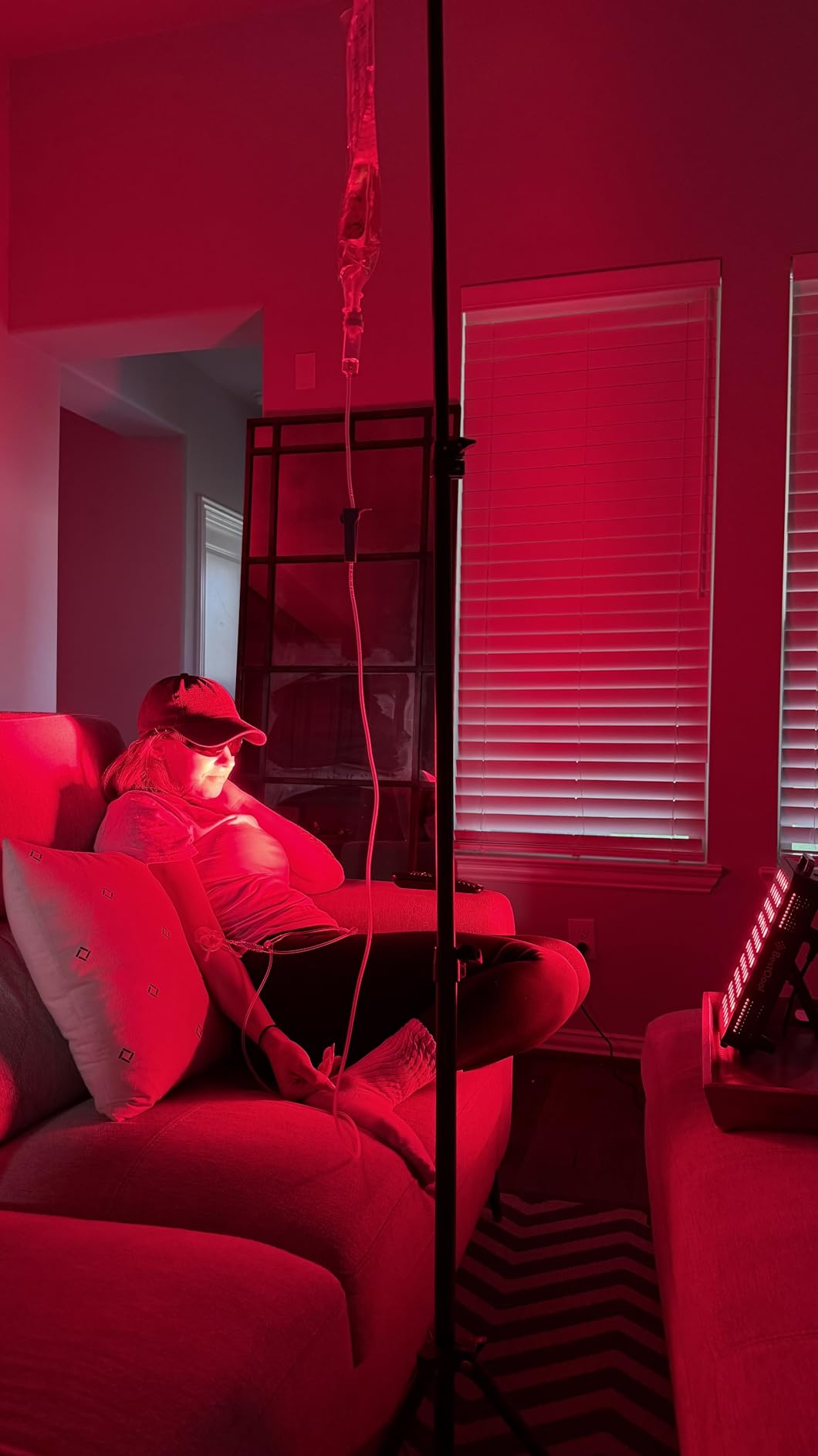 BestQool Red Light Therapy Panel, 660nm Red & 850nm Infrared Light, 105W customer photo 2