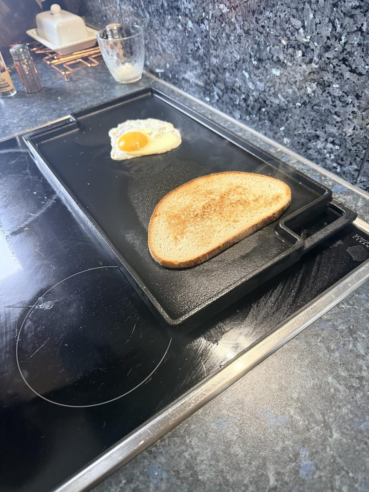 NutriChef Cast Iron Reversible Griddle 18x10 Inch – Pre-Seasoned Flat Top & Ridged Grill Side, Stove Top Griddle for Gas Grill, Outdoor & Indoor Cooking customer photo 2