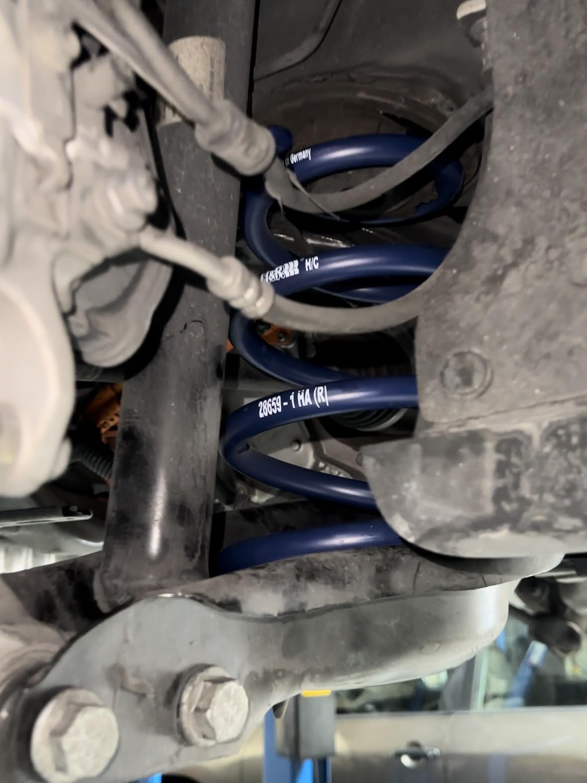 H&R 28659-2 Lowering Springs Tesla Model 3 2WD 2018-FA40/RA35mm, Blue customer photo 1