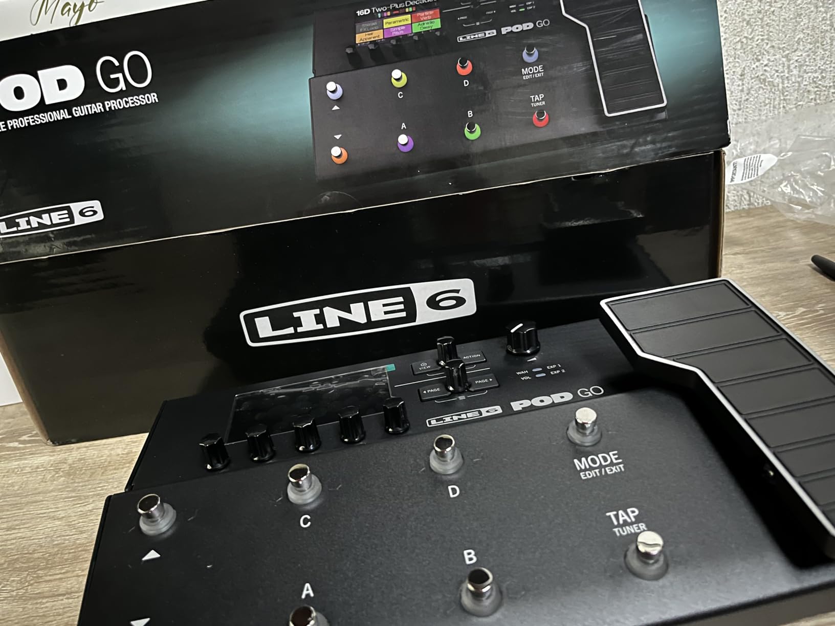Line 6 POD Go Guitar Multi-Effects Pedal, Black customer photo 1