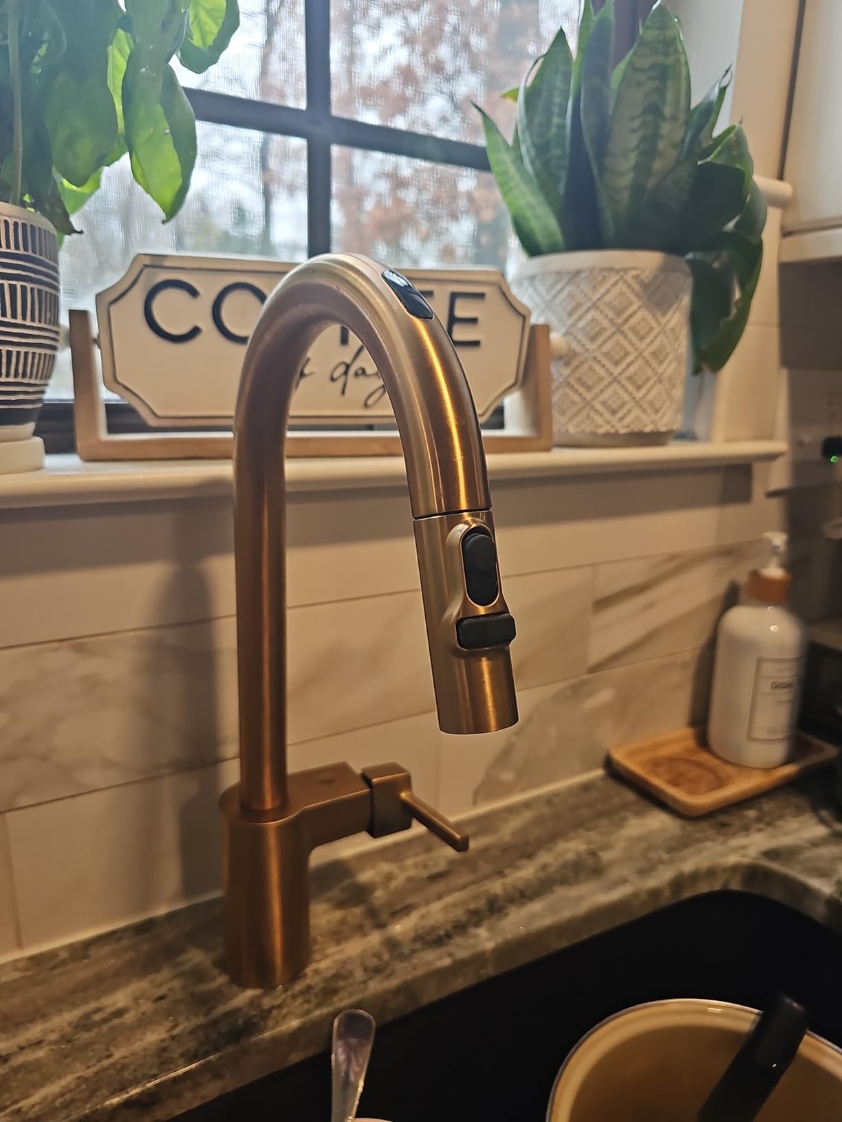 Moen 7565EVBLS Align Smart Faucet Touchless Pull Down Sprayer Kitchen Faucet with Voice Control and Power Boost, Spot Resist Black Stainless customer photo 1